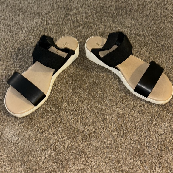 Kenzie Sandal - Picture 2 of 4